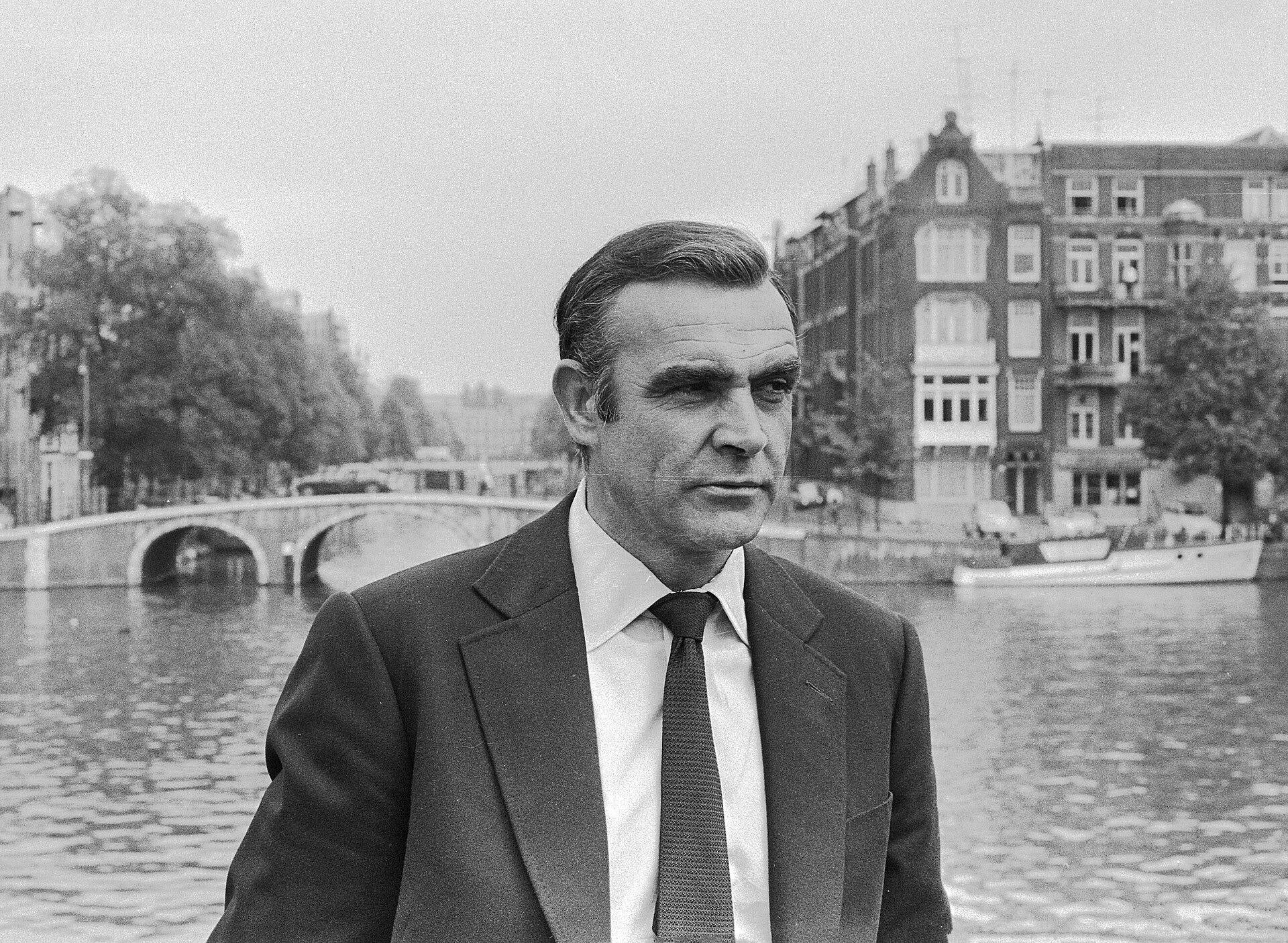 Imagem de referência relacionada a 007 - Os Diamantes São Eternos, item descrito como filme da saga 007