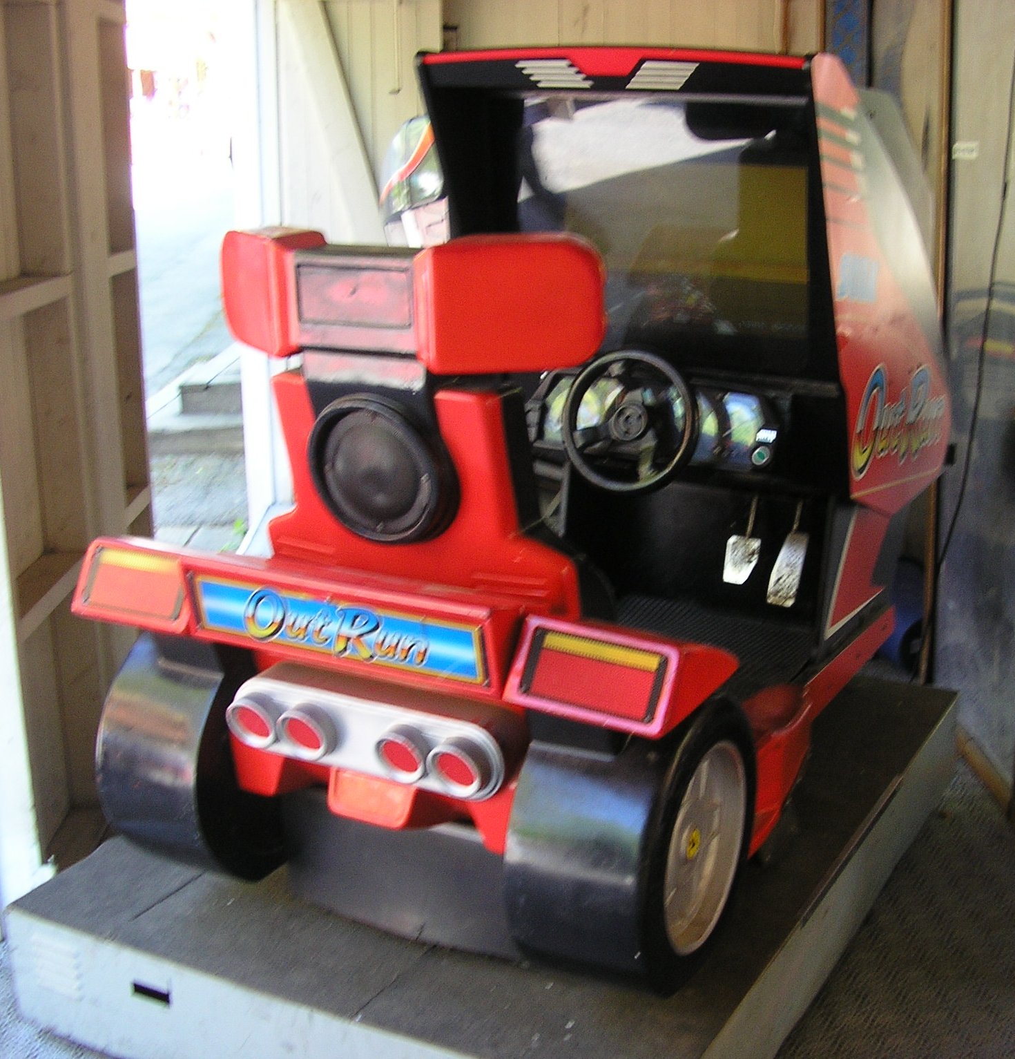Imagem de referência relacionada a Out Run, item descrito como videojogo de 1986