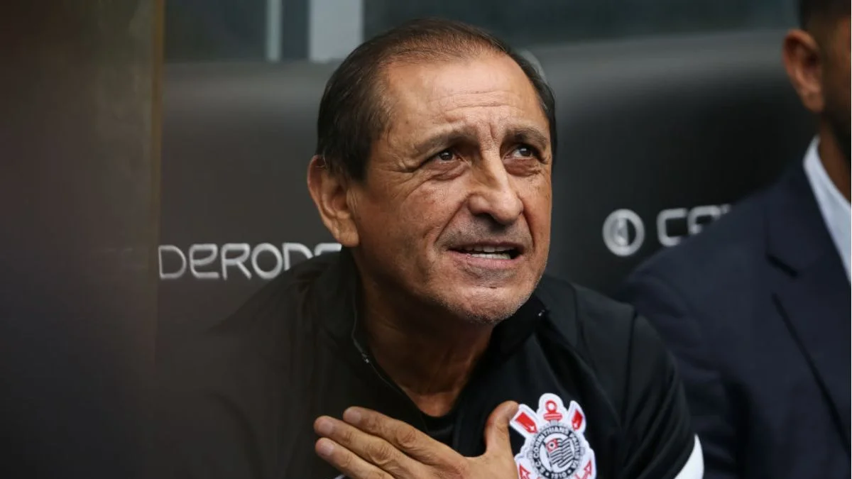 Favorito no Corinthians, Ramón Díaz tem suspensão de seis jogos pendente