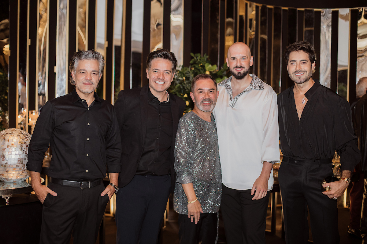 César Serra festeja a chegada dos 60 anos em noite glamourosa e alto astral