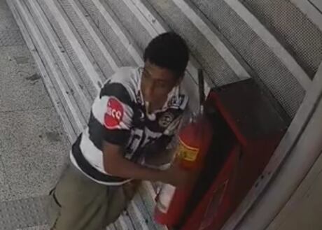 Dupla é presa por tentativa de furto de extintor em estação na Barra Olímpica, no Rio