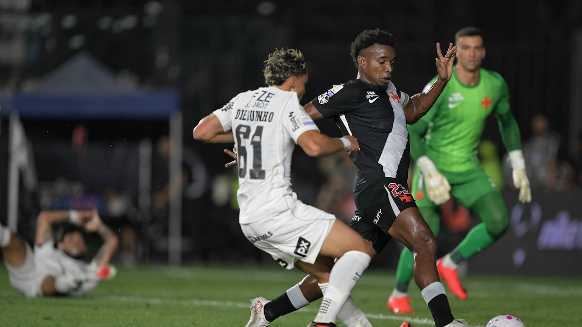 Seedorf se guia pelo medo e leva Corinthians à zona de rebaixamento com derrota para o Vasco