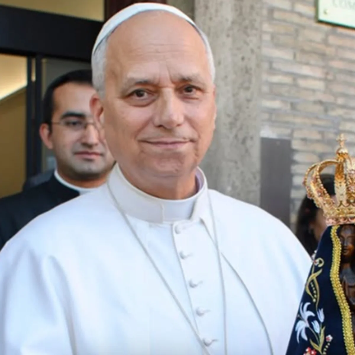 Papa Leão XIV faz novos exames com "resultados dentro da normalidade"