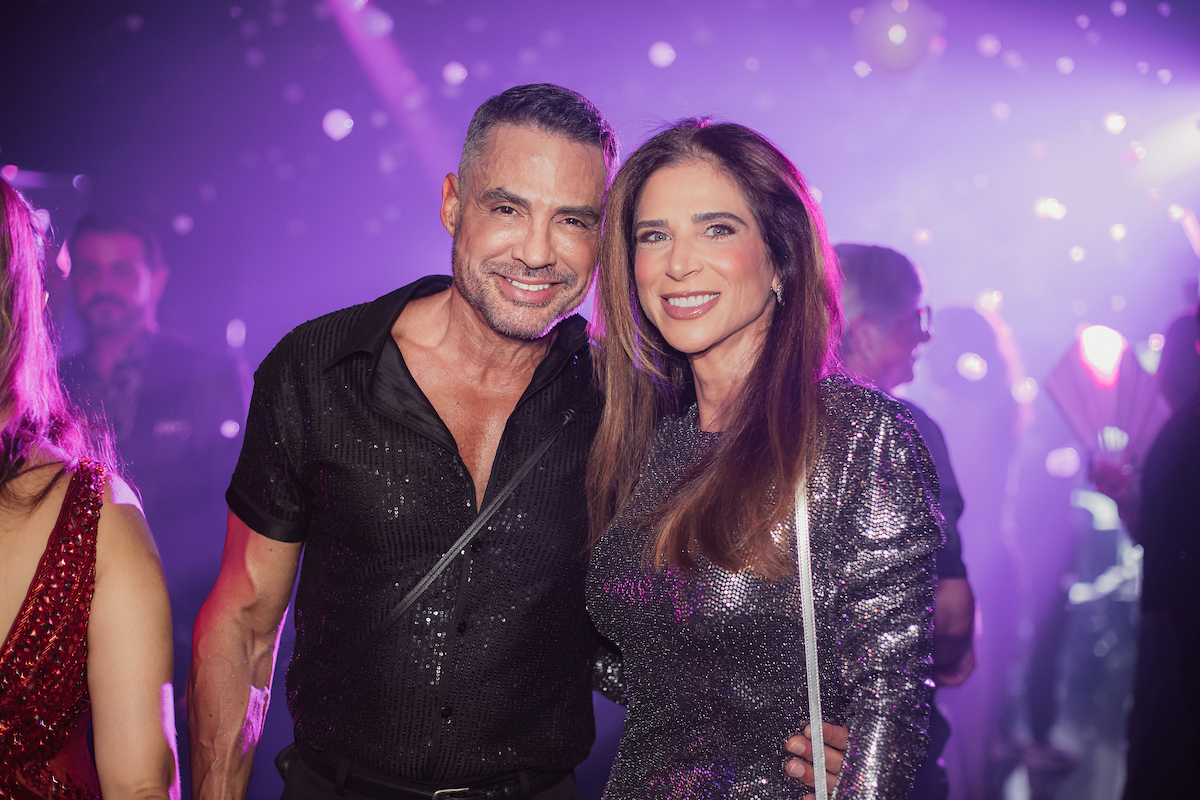 César Serra festeja a chegada dos 60 anos em noite glamourosa e alto astral