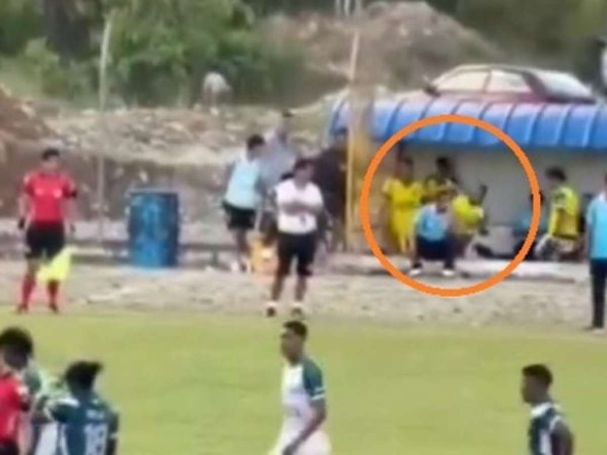 Vídeo: jogador é demitido por apedrejar bandeirinha durante partida