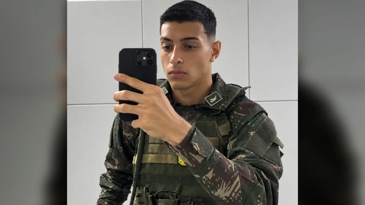 Soldado que fugiu do quartel com fuzil e munições se entregou sem armamento