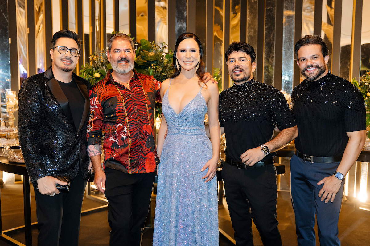 César Serra festeja a chegada dos 60 anos em noite glamourosa e alto astral
