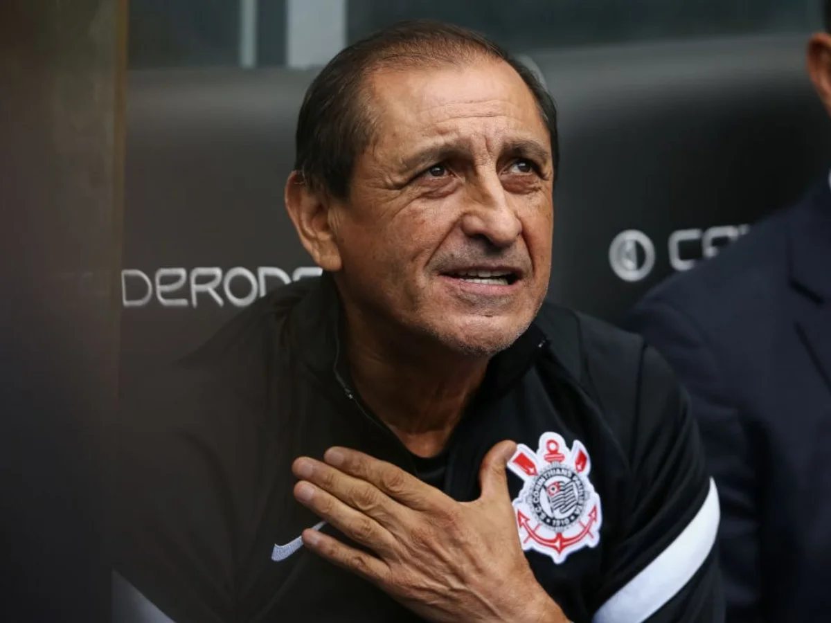 Favorito no Corinthians, Ramón Díaz tem suspensão de seis jogos pendente