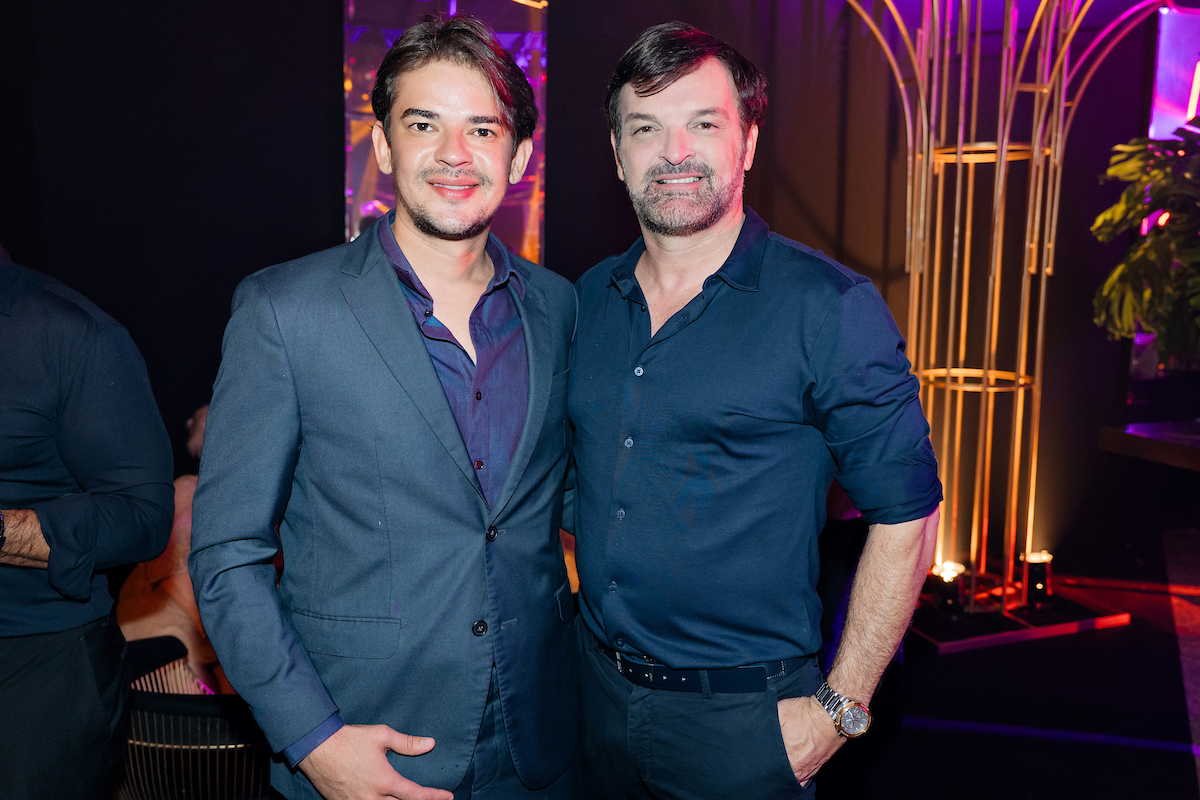 César Serra festeja a chegada dos 60 anos em noite glamourosa e alto astral