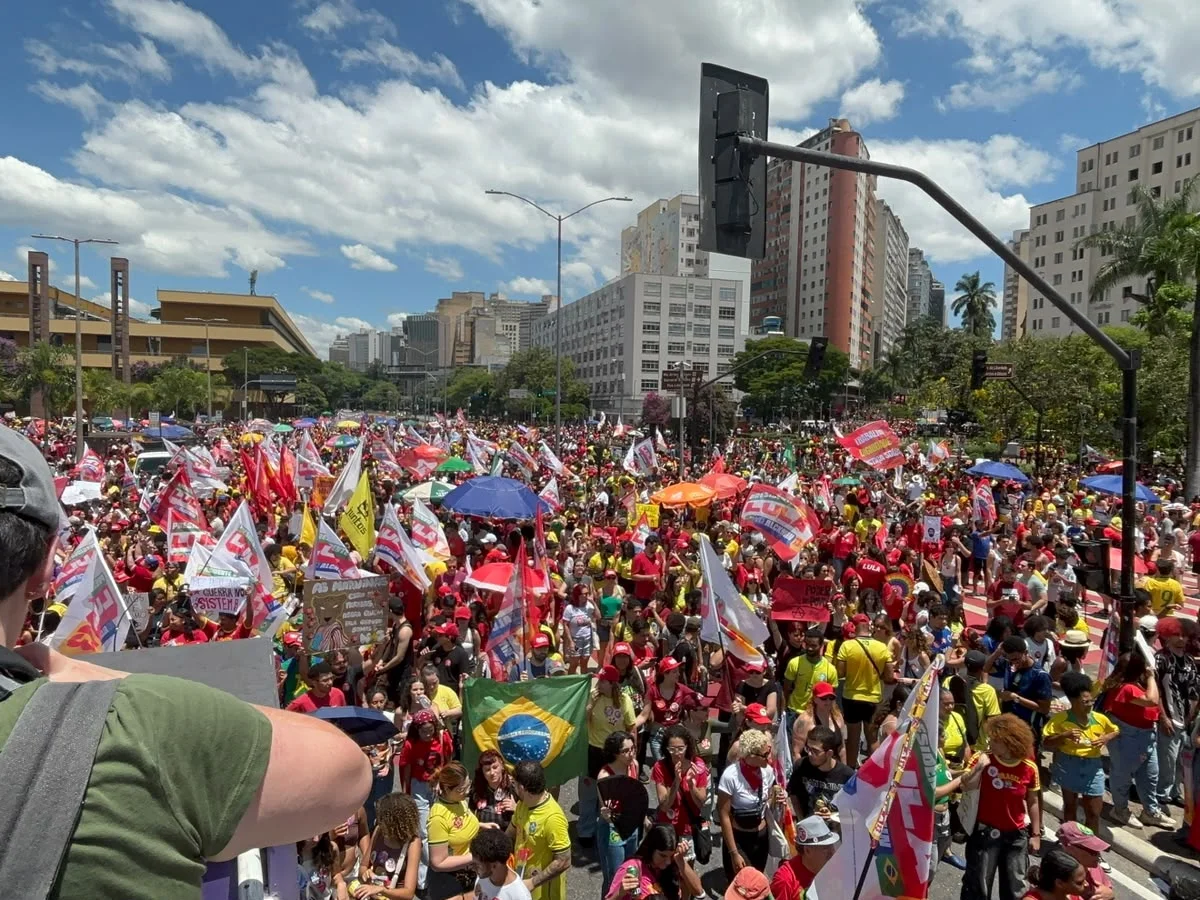 Esquerda faz ato pró-Lula em BH neste domingo. Confira imagens