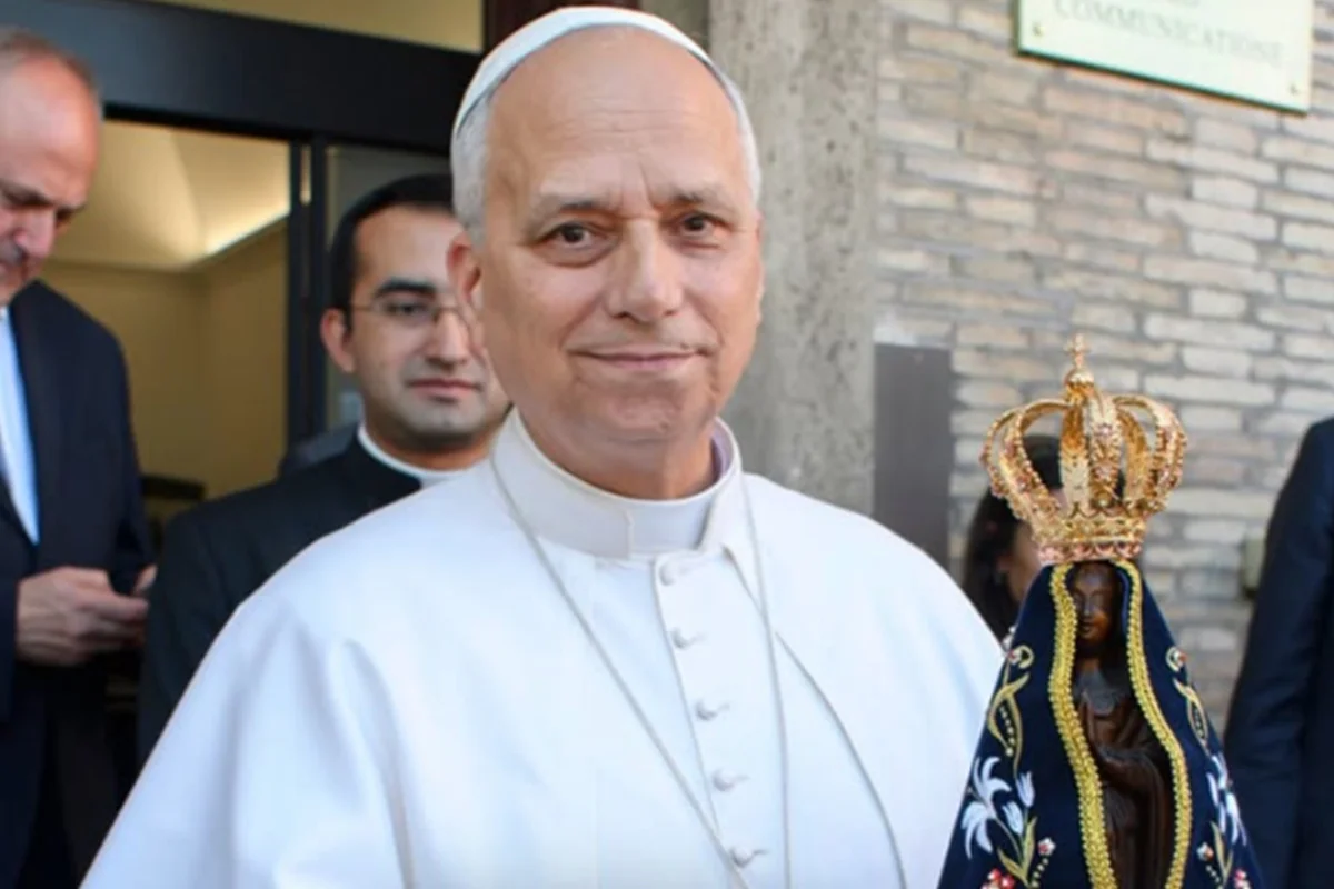 Papa Leão XIV faz novos exames com "resultados dentro da normalidade"