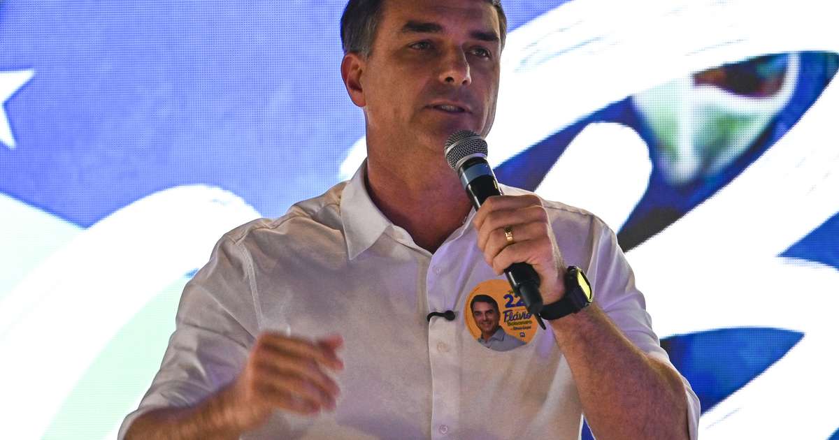 Flávio repete que manterá reajuste do salário mínimo e Bolsa Família caso eleito