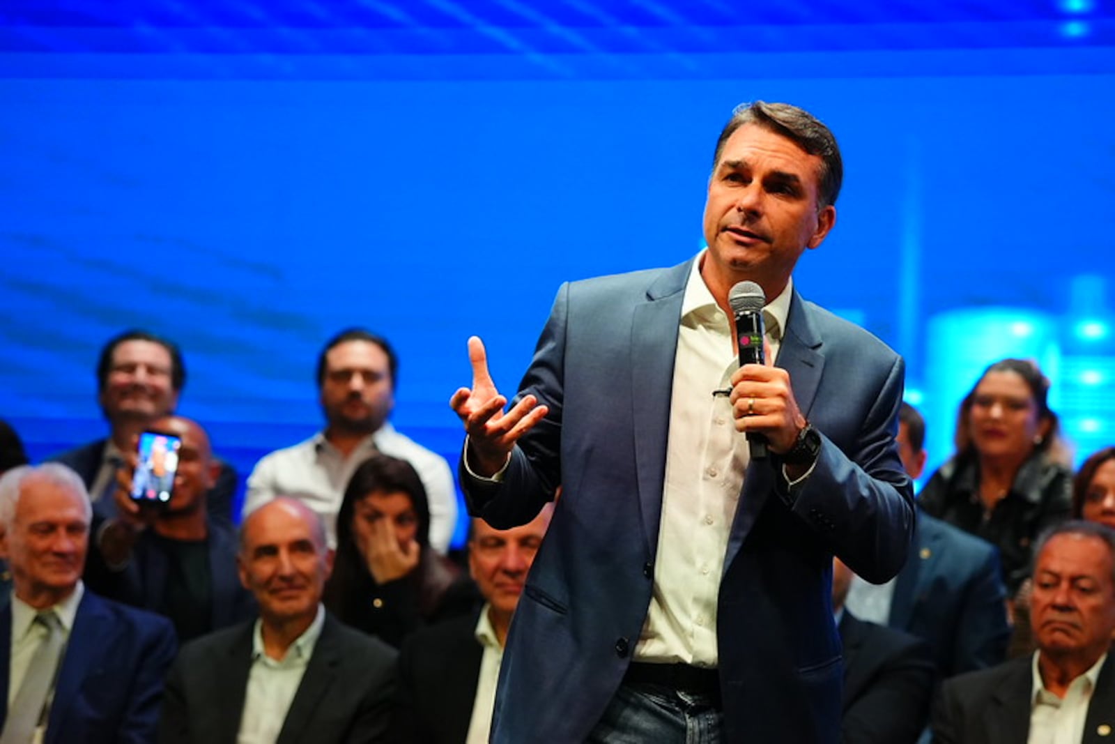Flávio Bolsonaro promete enxugar ministérios, mas não detalha número em plano de governo Vittor Sales/Campanha Flávio - 14.10.2026