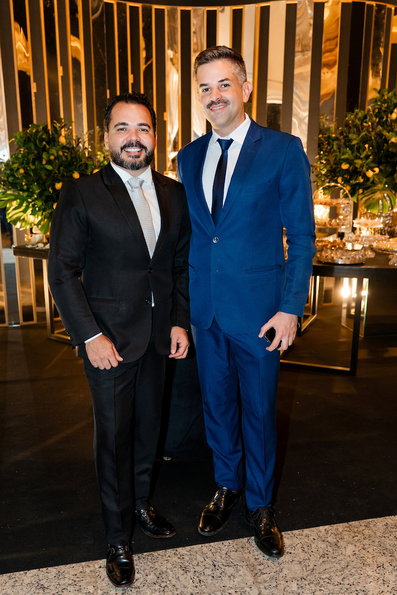 César Serra festeja a chegada dos 60 anos em noite glamourosa e alto astral