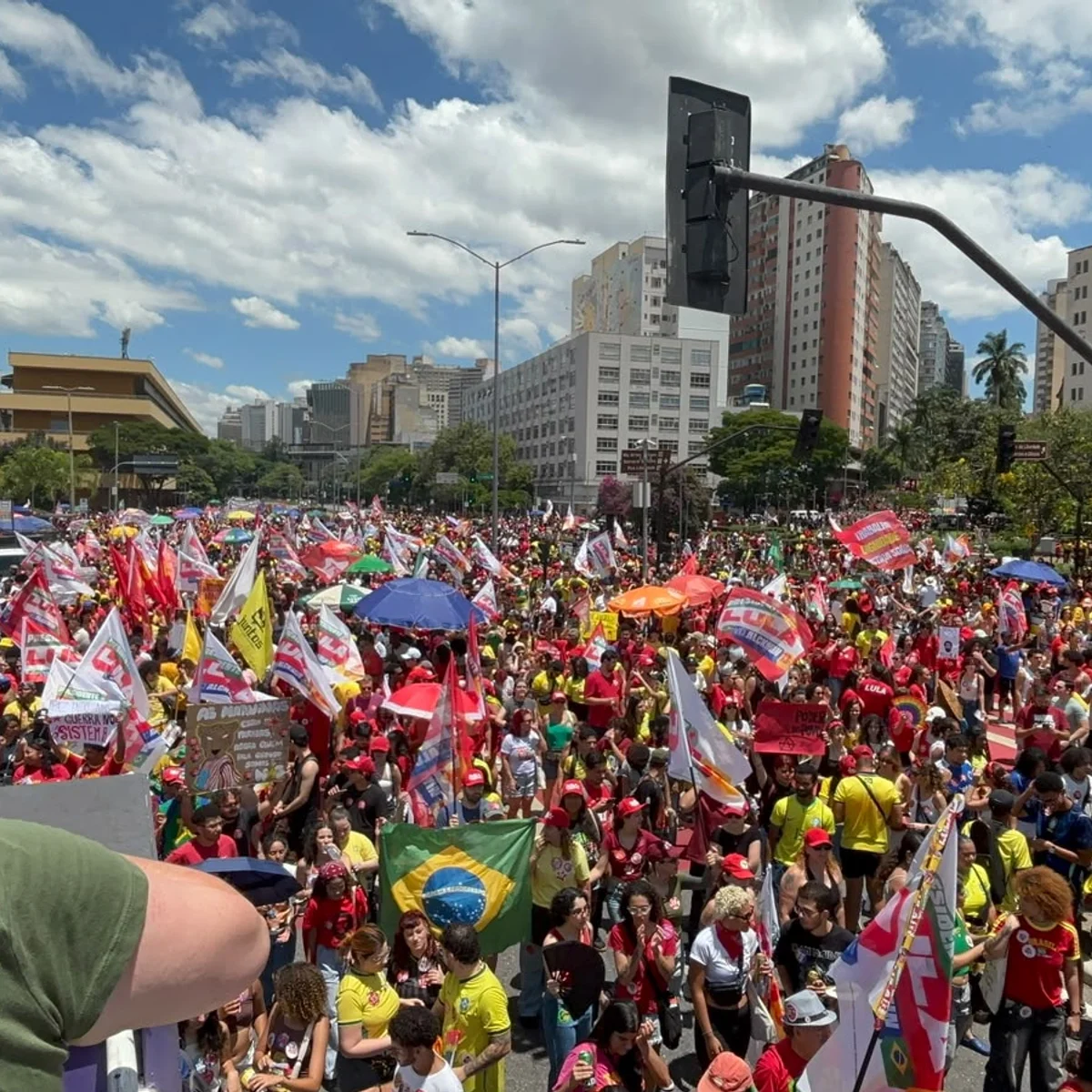 Esquerda faz ato pró-Lula em BH neste domingo. Confira imagens