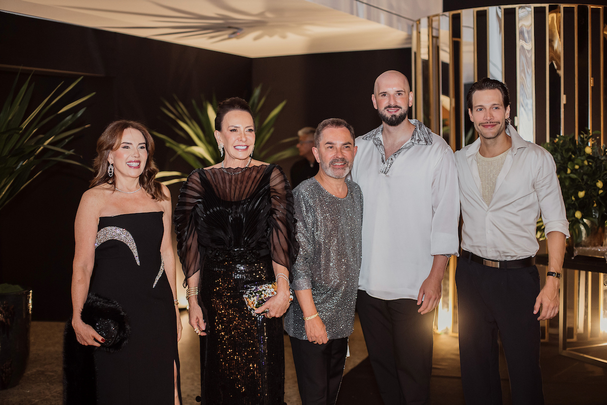 César Serra festeja a chegada dos 60 anos em noite glamourosa e alto astral