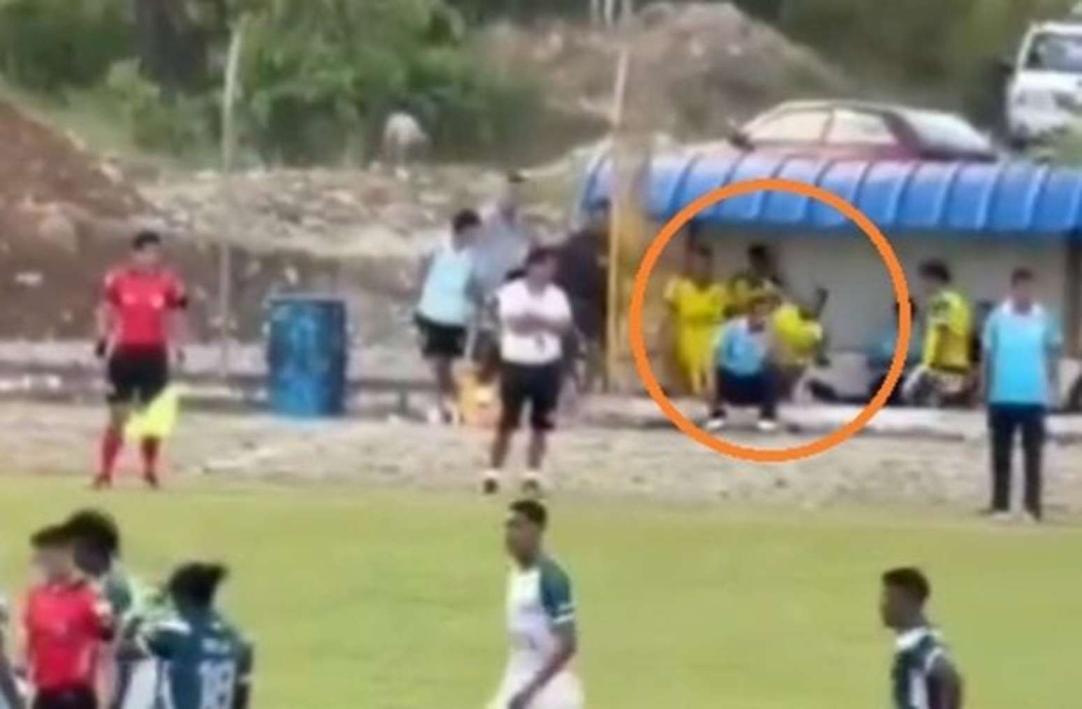 Lenin Ojeda sofreu uma fratura na face com o impacto da pedrada &ndash;
