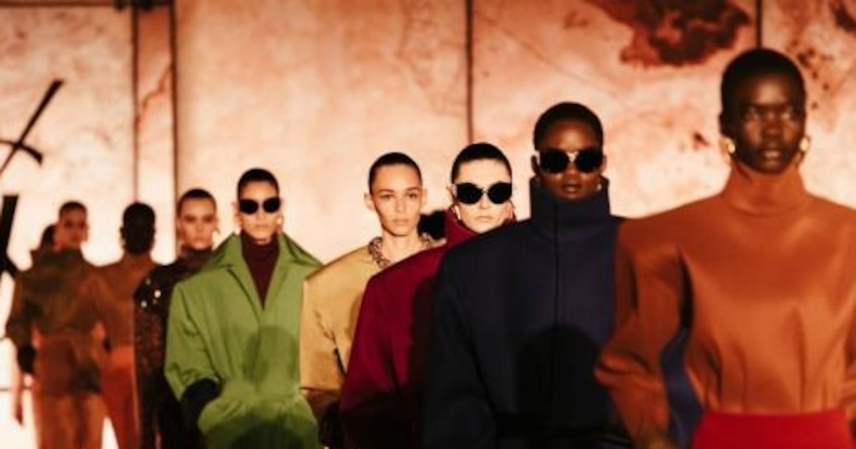 Afinal, é preciso seguir todas as tendências para estar na moda? Um guia para decidir o que vestir