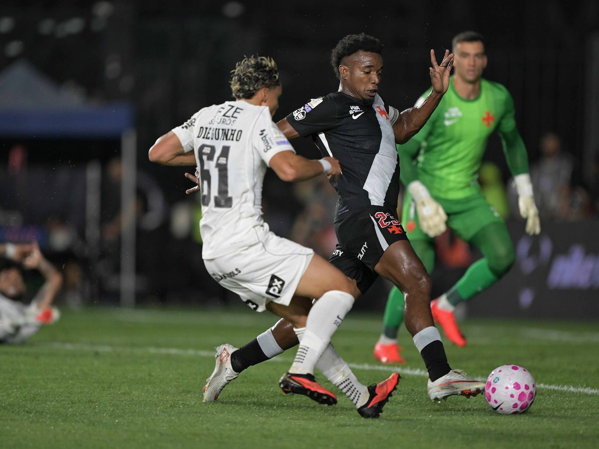 Seedorf se guia pelo medo e leva Corinthians à zona de rebaixamento com derrota para o Vasco