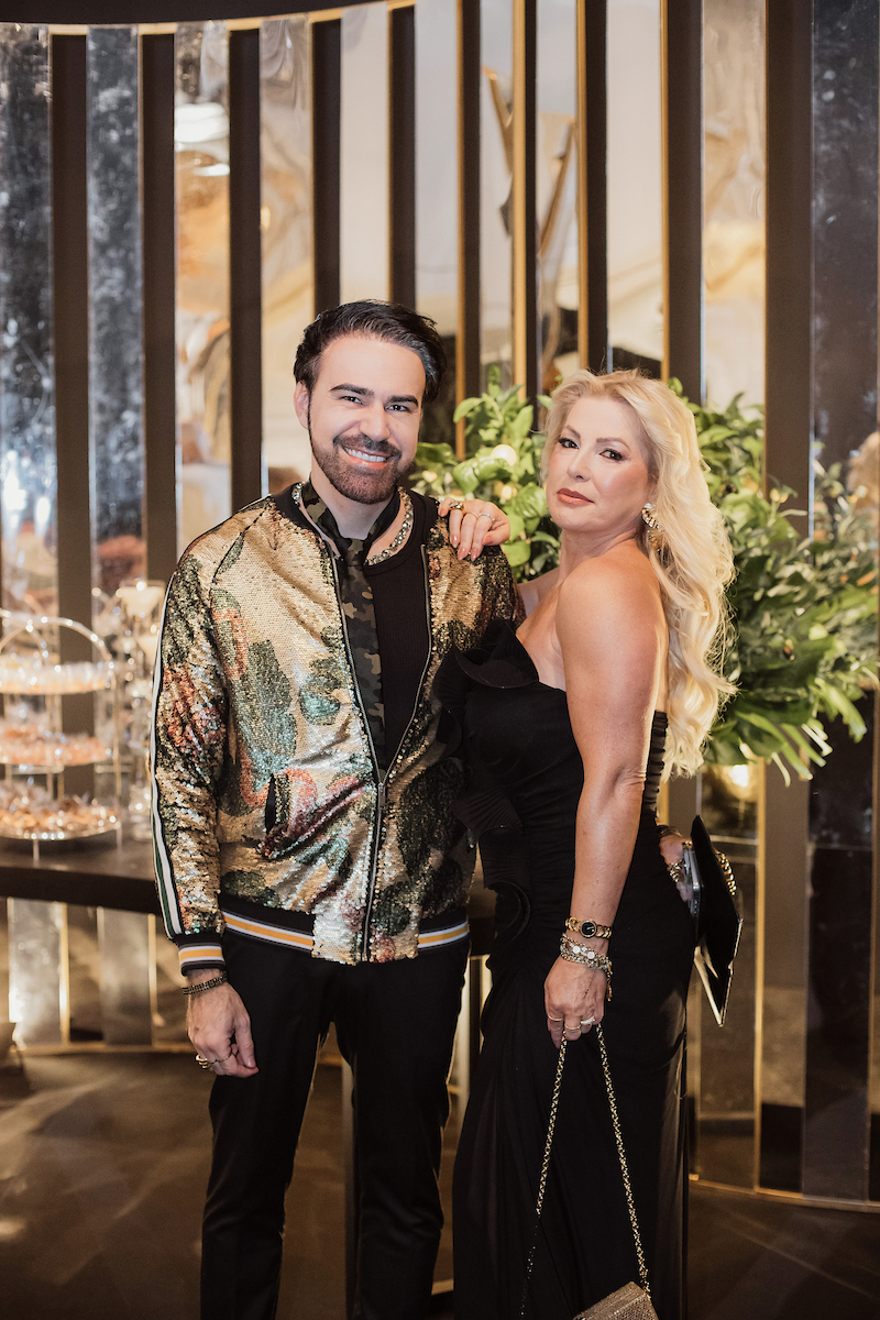 César Serra festeja a chegada dos 60 anos em noite glamourosa e alto astral