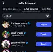 A atriz Paolla Oliveira segue Chumbinho no Instagram