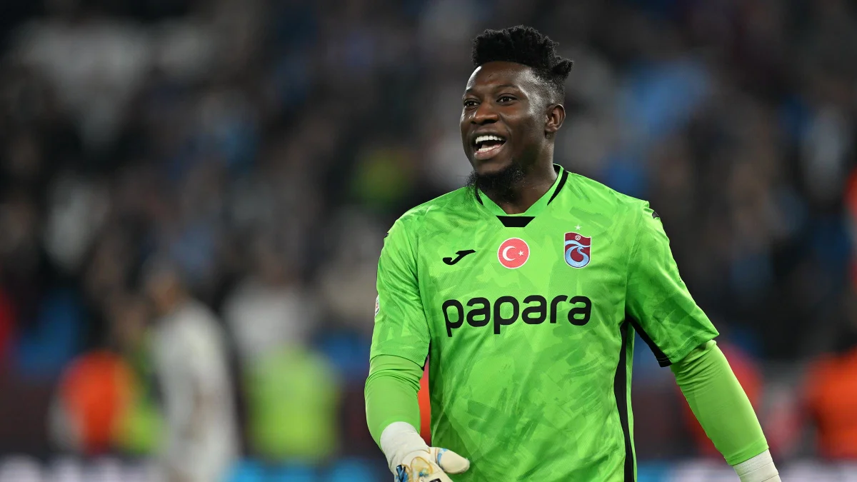 Goleiro ex-Manchester United se envolve em acidente de carro na Turquia