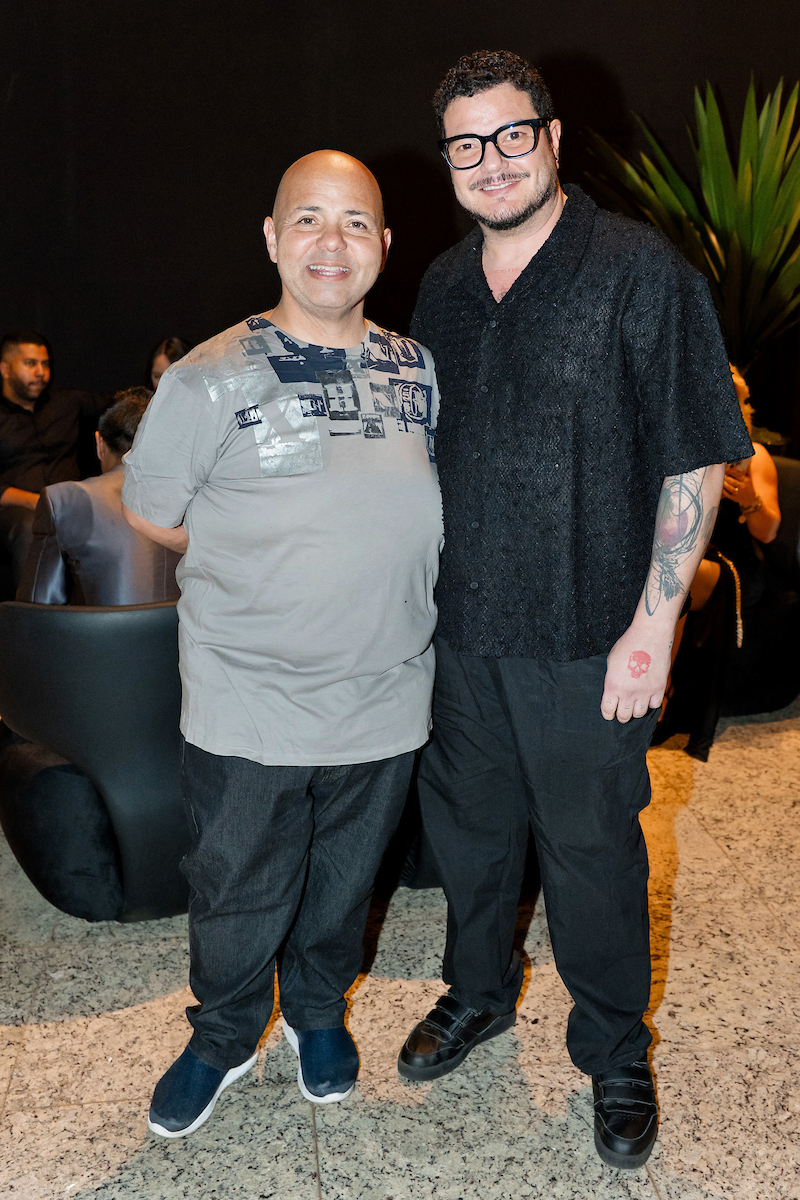 César Serra festeja a chegada dos 60 anos em noite glamourosa e alto astral