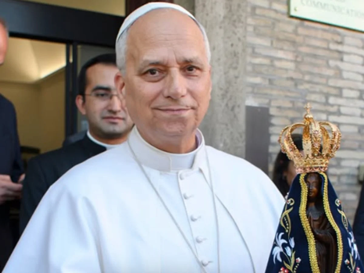 Papa Leão XIV faz novos exames com "resultados dentro da normalidade"
